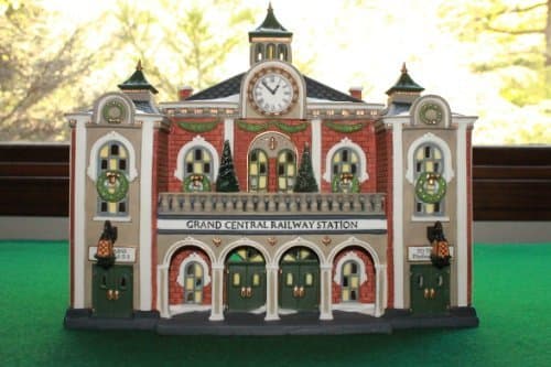 Department 56 Heritage Village Collection ; Christmas in the City Series ; Grand Central Railway Station #58881 by HERITAGE VILLAGE COLLECTION