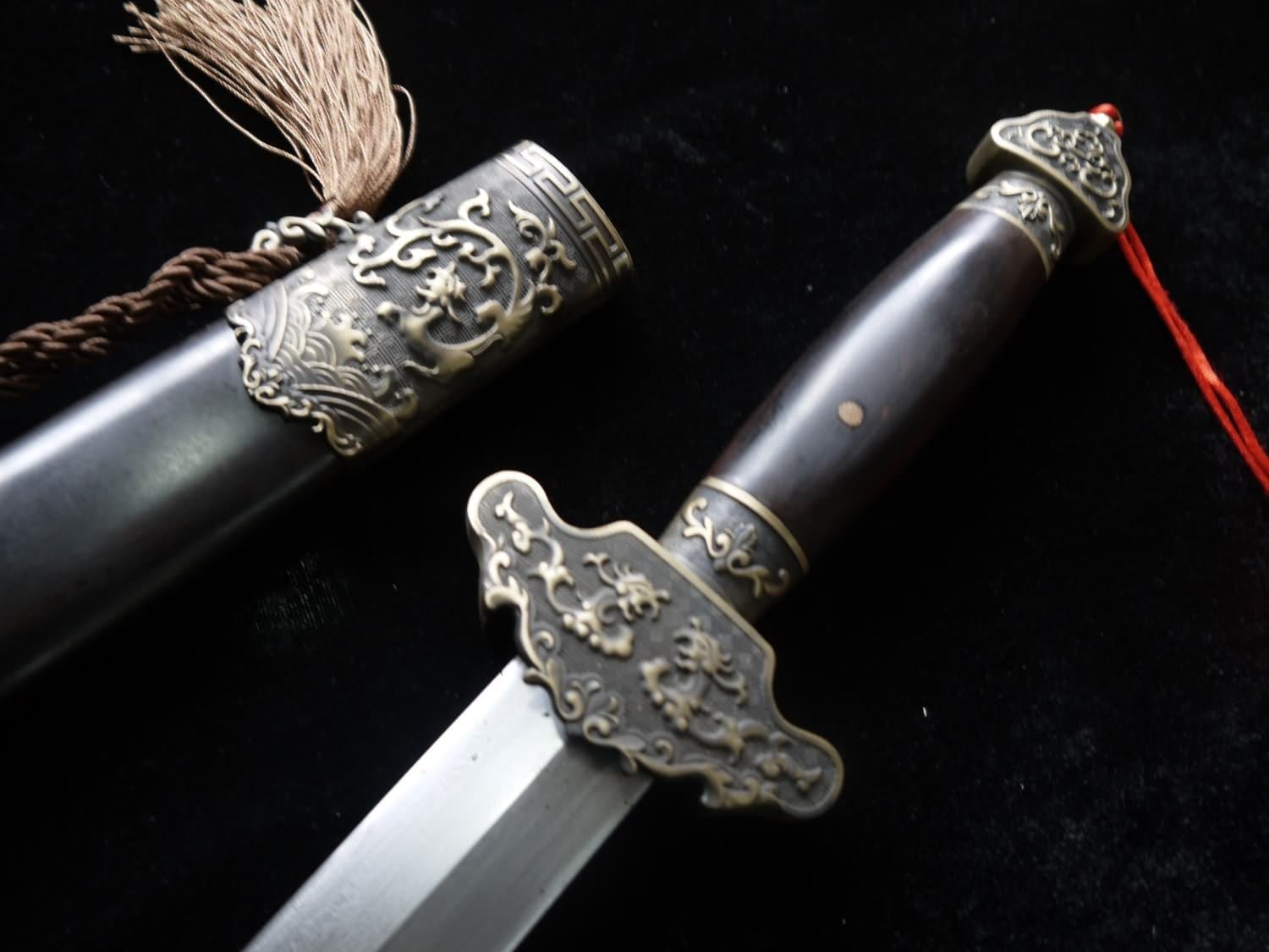 Chinese Sword/Hand Forged/Damascus Steel Blade/Black Wooden Scabbard/Brass/Heat Tempered/Full Tang