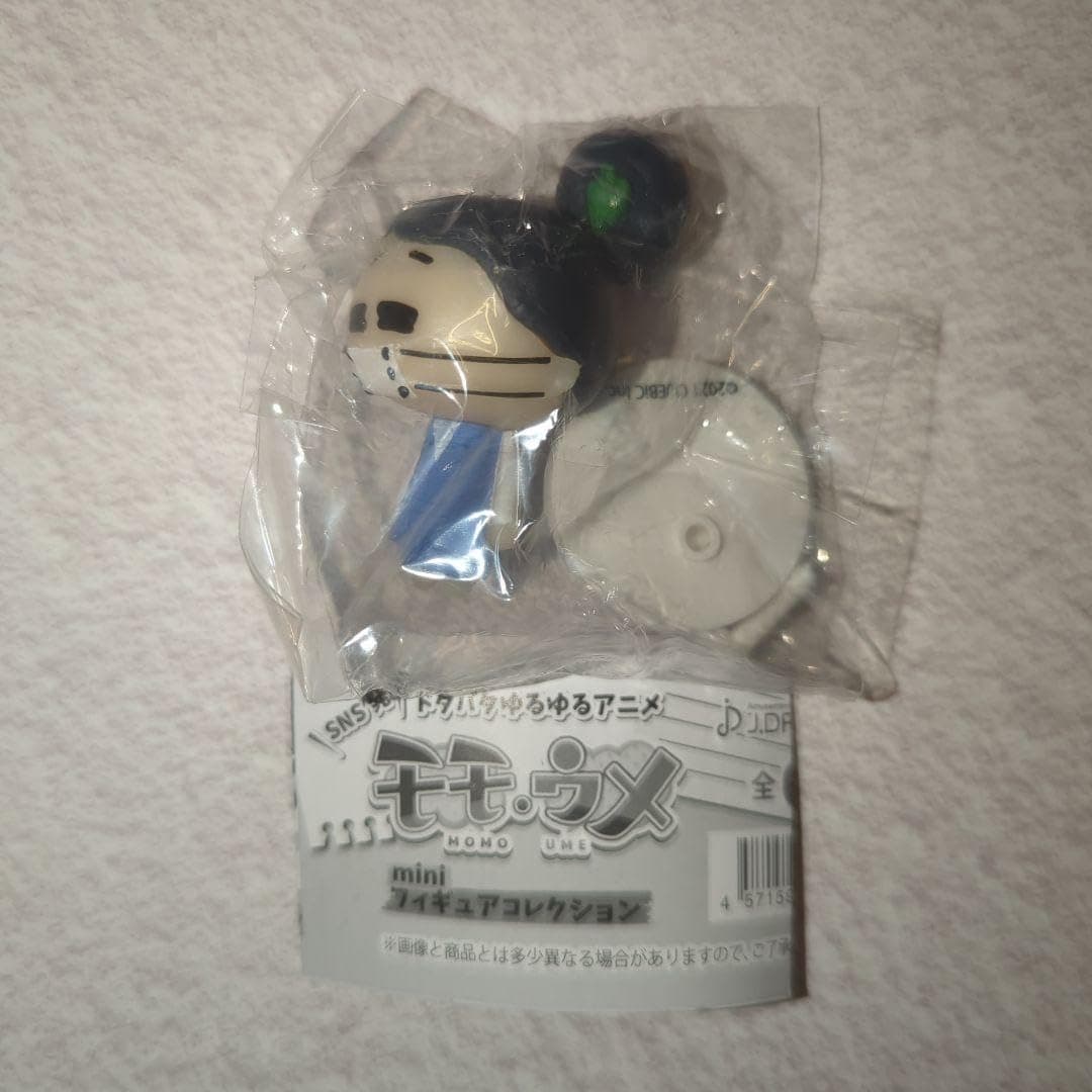Momoume Mini Figure Collection Ume Gacha