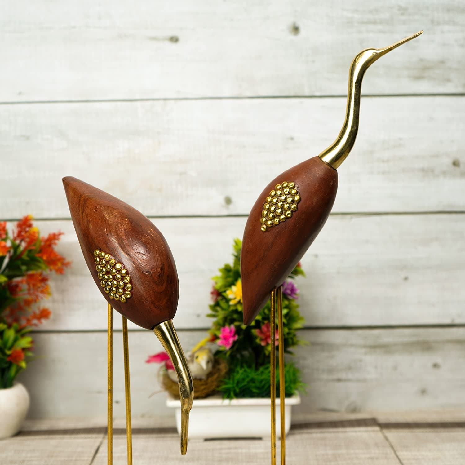 Naayaab Craft Premium Swan Pair Fantasy Showpiece,Wooden Show Pieces For Home Decor Items For Living Room Bedroom,Swan Crane Love Birds Good Luck Kissing Duck Show Piece-(Maroon,16 Inch)-Set Of 2