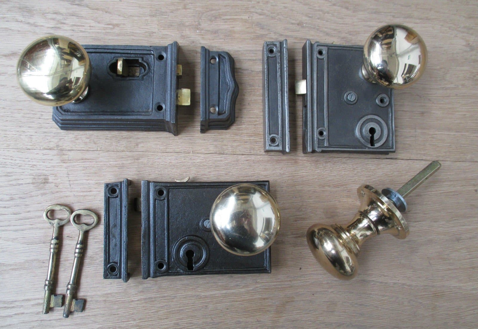 IRONMONGERY WORLD® Old Vintage Style CAST Iron Period Home Country Rim Door Lock KNOB Handle (Vertical Rim Lock + KNOB Set)