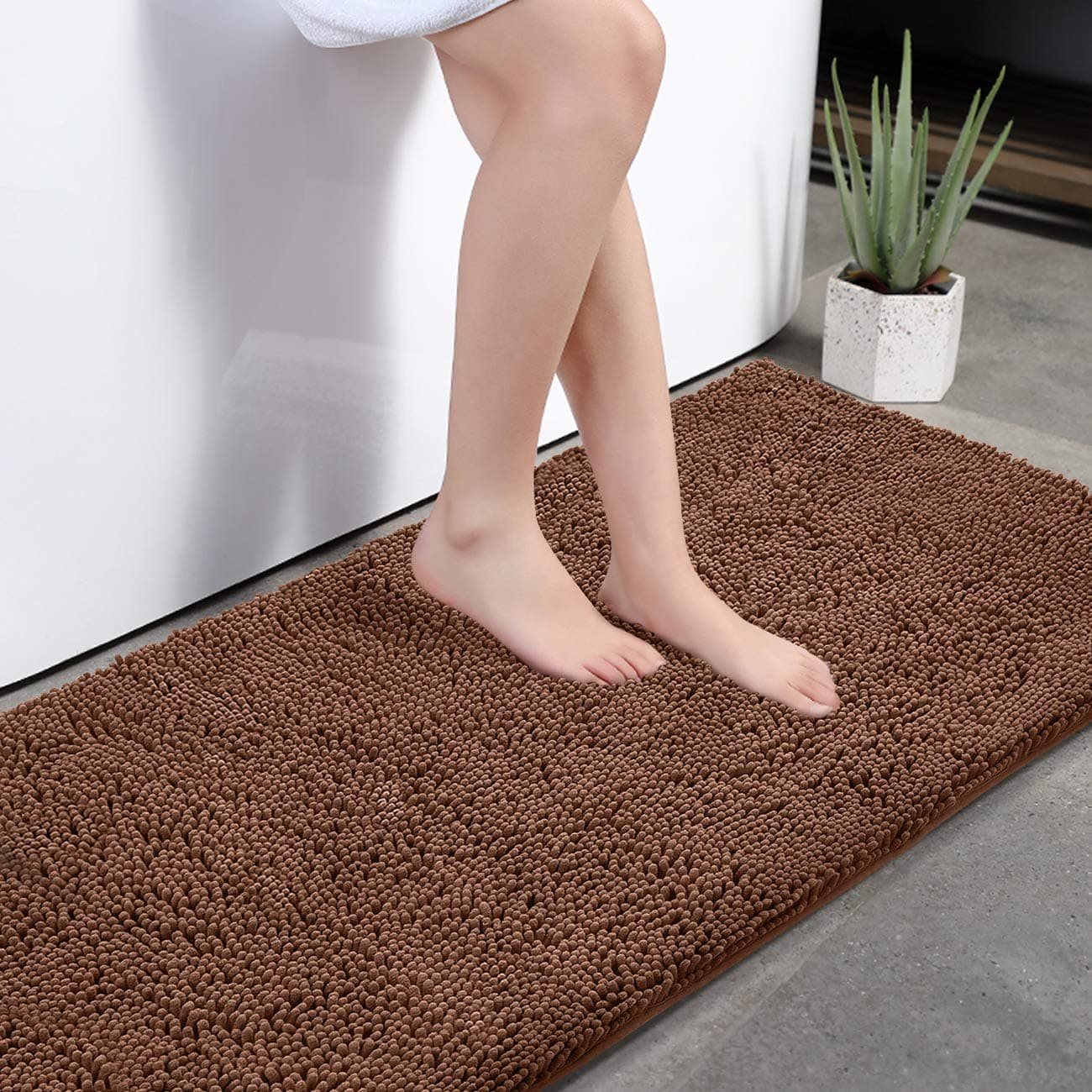 KMAT Bath Mat Rug Nonslip Plush Chenille Bathroom mat Quick Absorbent 28" x 47" Coffee Large Bath Rug for Bathroom Floor Tub Shower Bedroom Living Room,Machine Washable