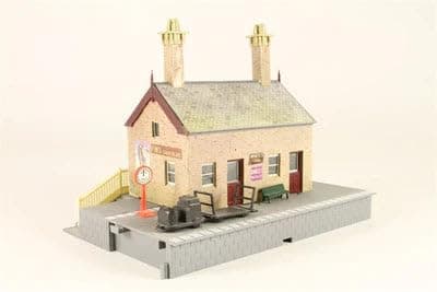 Hornby R8001 00 Gauge Waiting Room