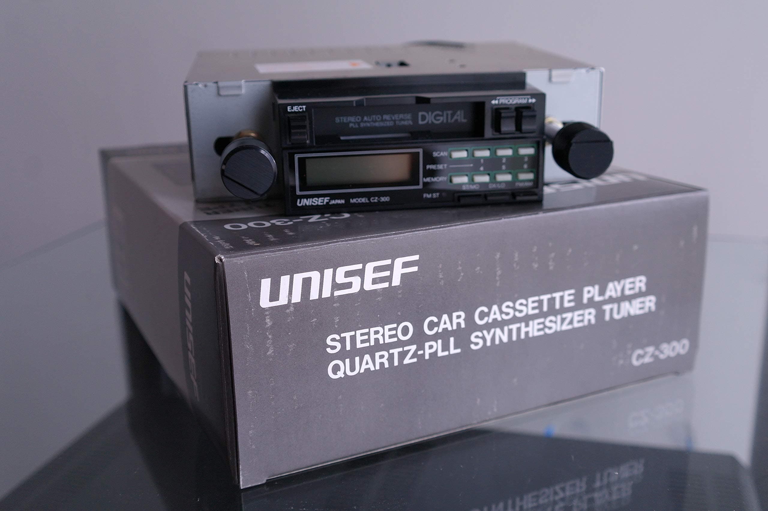 Unisef CZ-300 Classic Car Stereo Car Cassette Player