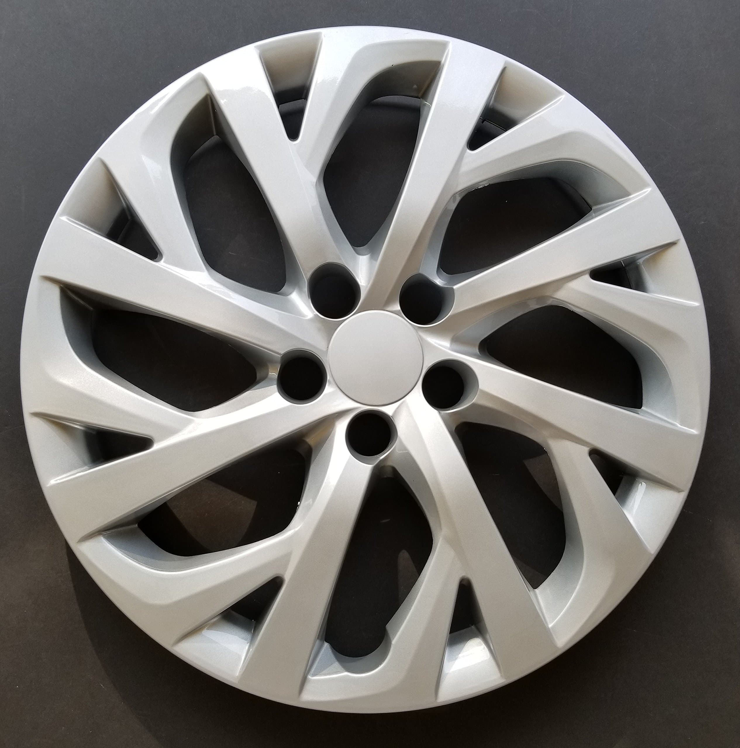 One New Wheel Cover Hubcap Replacement Fits 2017-2018 Toyota Corolla LE; 16 Inch; 16 Spoke; Silver Color; Plastic