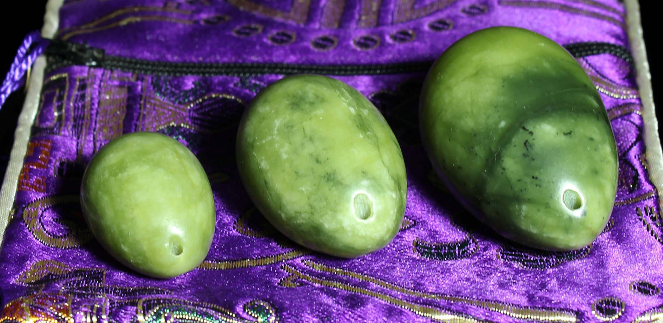 InnoCristaux Yoni X3 Egg - Certified - Nephrite XiuYan Green Jade Stimulates Libido - Hand Made with Love - Drilled - Semi-precious Stone Jade Egg for Perineum Rehabilitation - Yoga - Tantra – Taoism