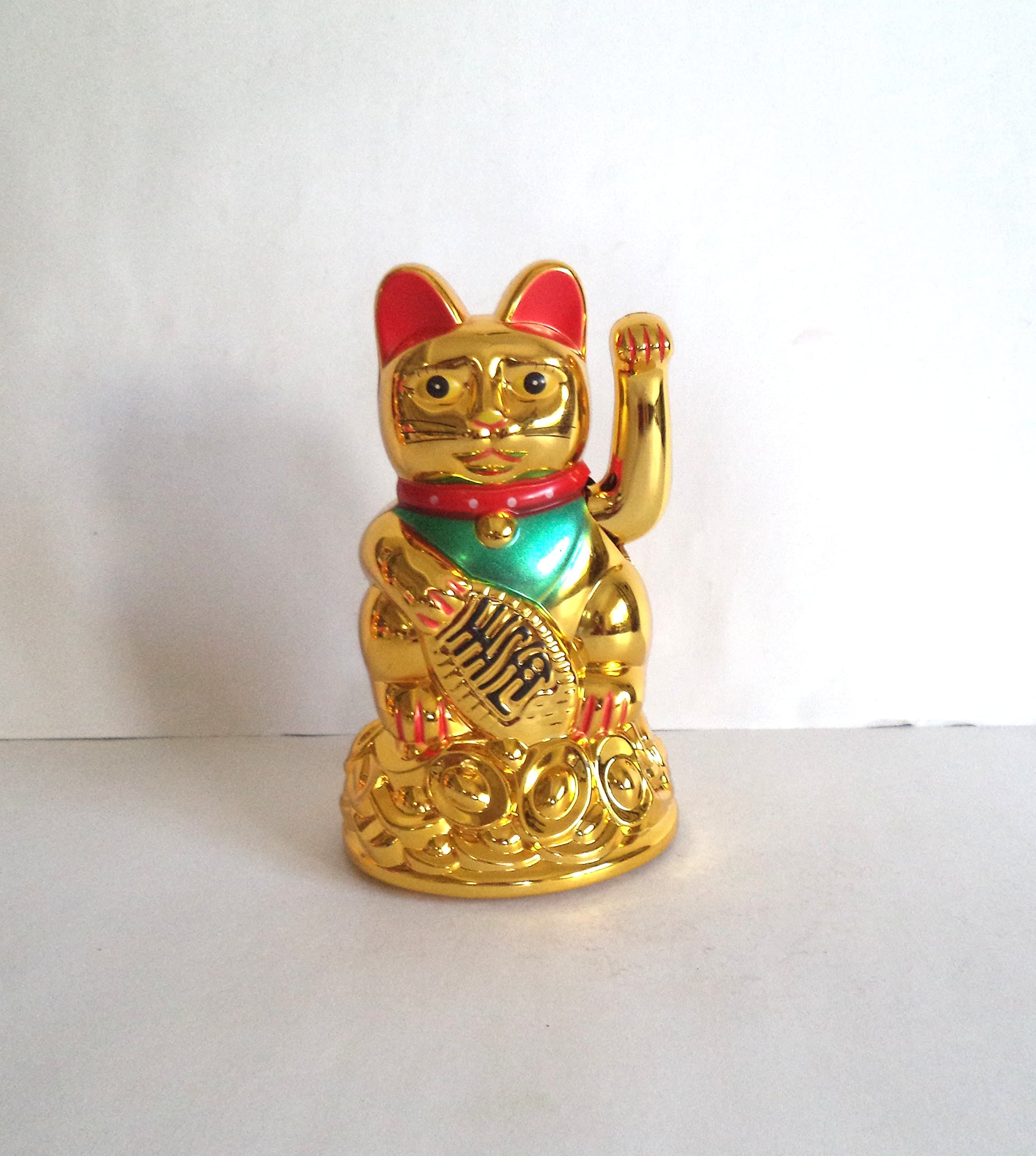 Tej Gifts Plastic Feng Shui Waving Small Lucky Cat
